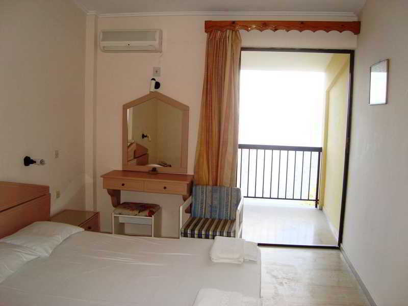 Karina Hotel Benitses  Exteriör bild