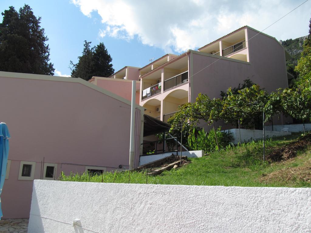 Karina Hotel Benitses  Exteriör bild