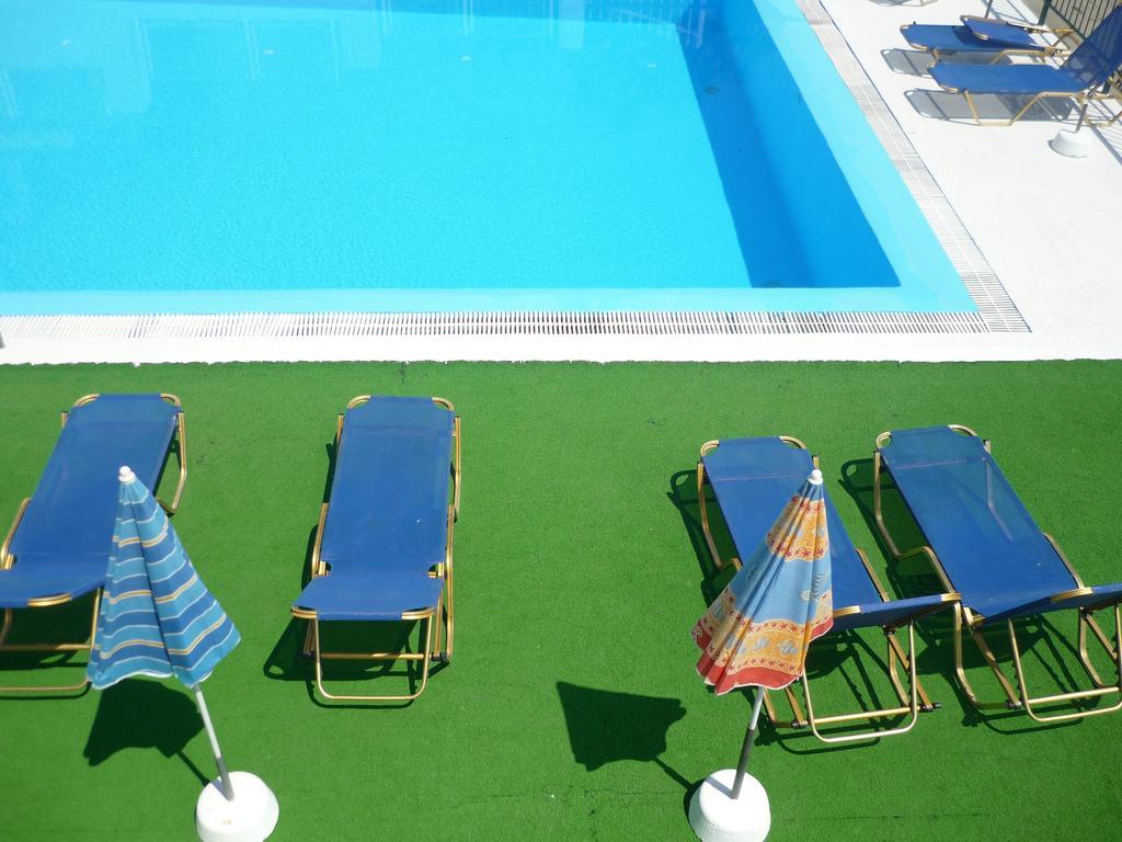 Karina Hotel Benitses  Exteriör bild