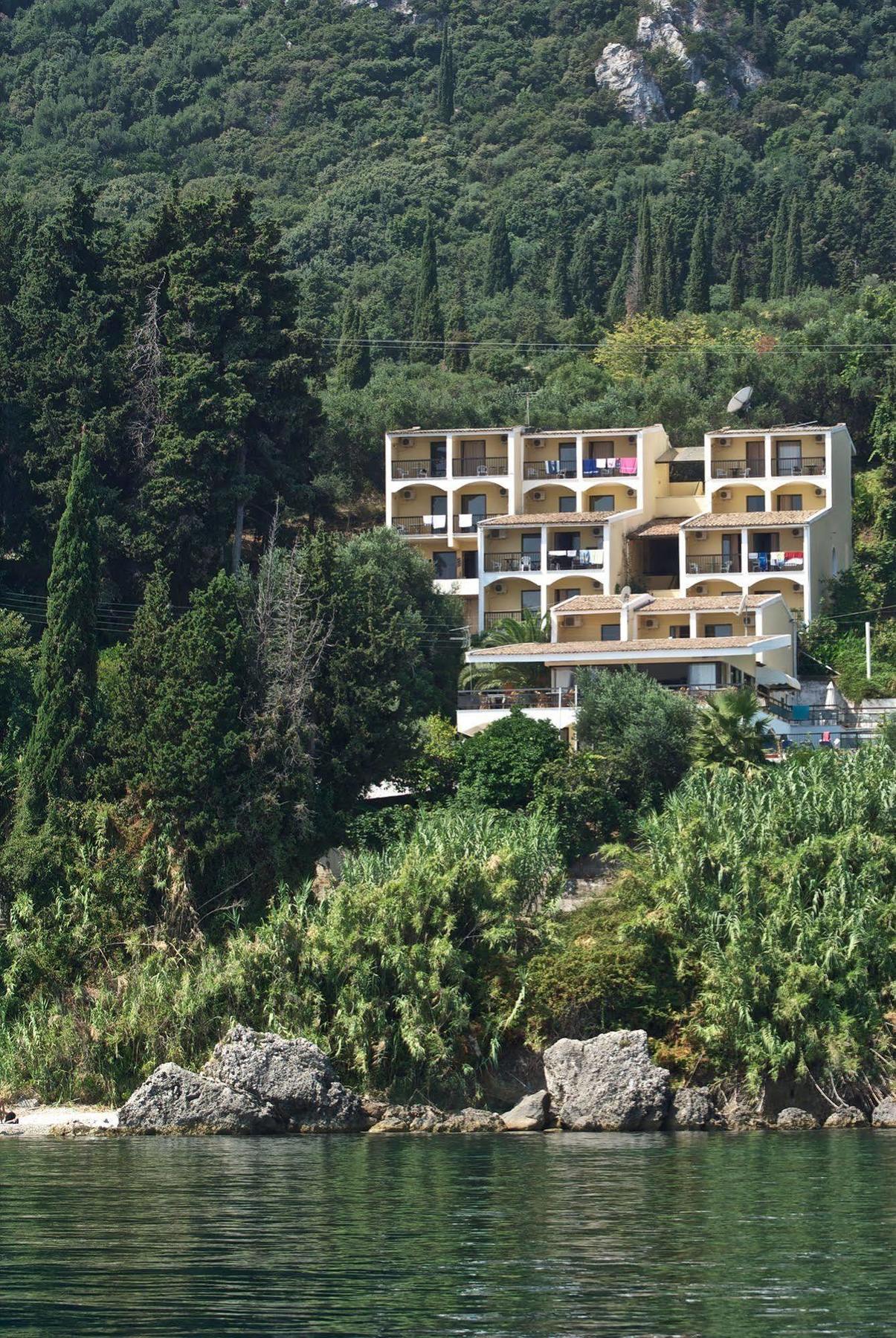 Karina Hotel Benitses  Exteriör bild