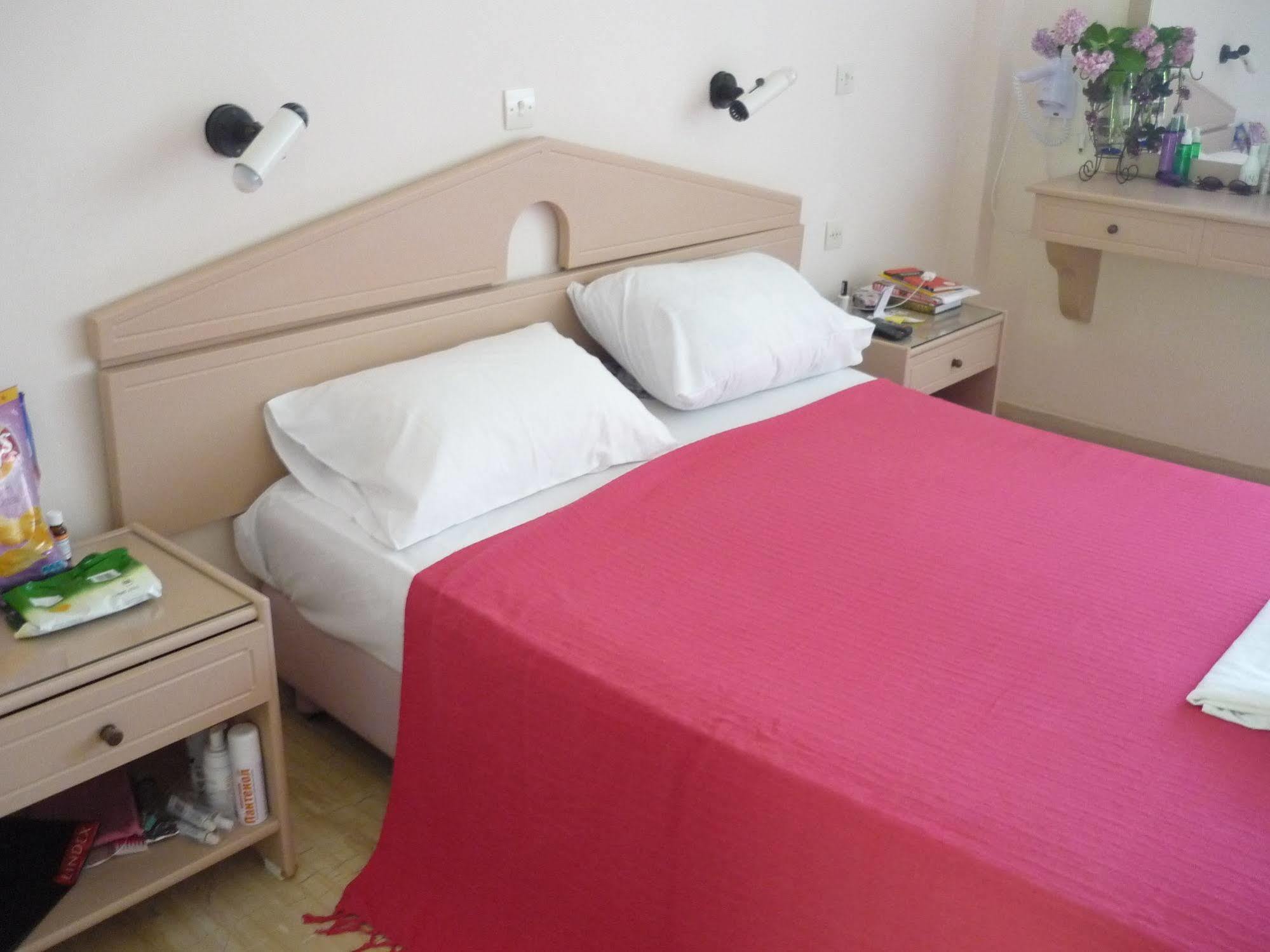 Karina Hotel Benitses  Exteriör bild