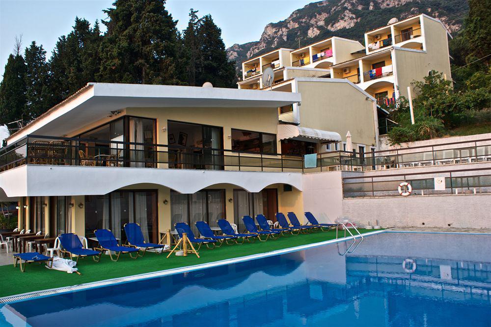 Karina Hotel Benitses  Exteriör bild