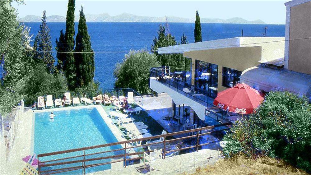 Karina Hotel Benitses  Exteriör bild